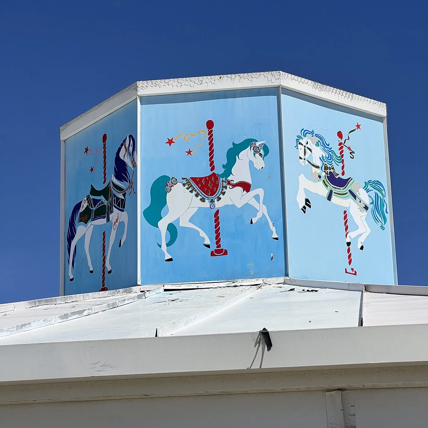 The Carousel - Twentynine Palms - California — Abandoned Places